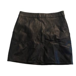 Lulus Faux black leather mini skirt w pockets. Lined, back half zip. women small